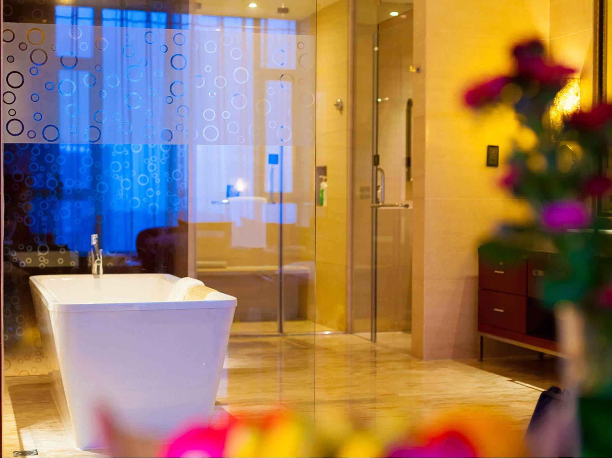 Celebrity City Hotel Chengdu Eksteriør billede